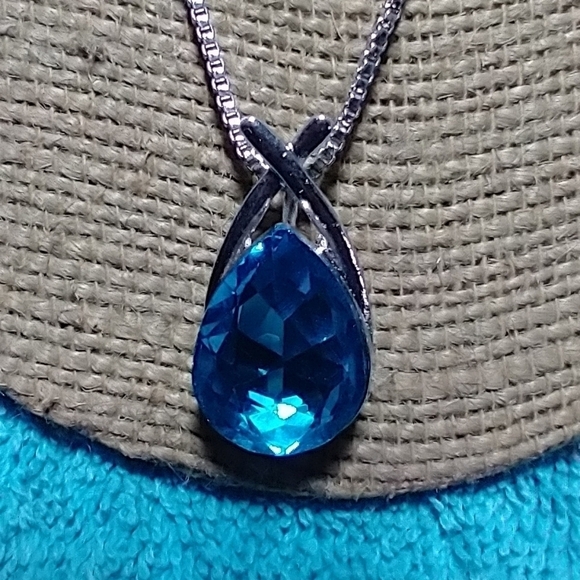 Silvertone blue teardrop chain necklace - Picture 5 of 6